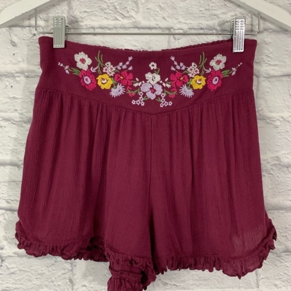 MOSSIMO Flowy Floral Embroidered Ruffle Shorts - Picture 2 of 9